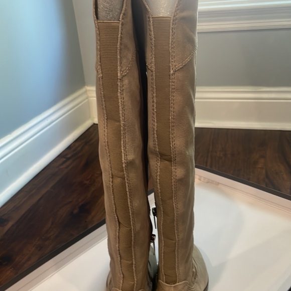 NEW Vince Camuto KREESELL Over The Knee Riding Boot Taupe Notch Verona Sz 6M - Picture 10 of 13